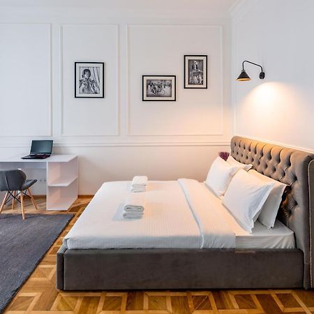 Alfa Apartments Grushevskoho 7 Лвив Екстериор снимка