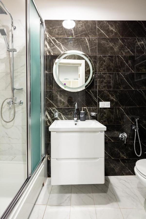 Alfa Apartments Grushevskoho 7 Лвив Екстериор снимка