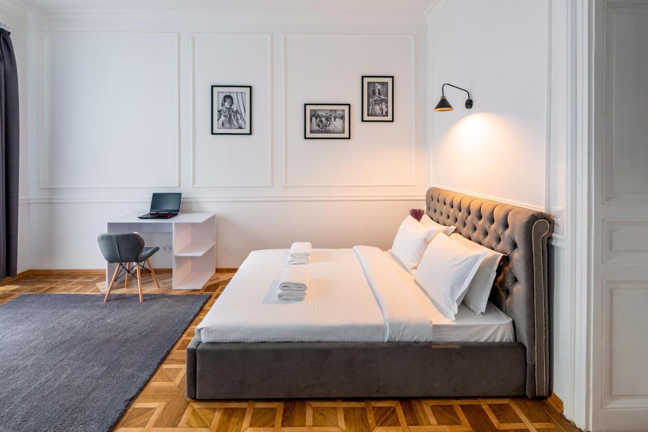 Alfa Apartments Grushevskoho 7 Лвив Екстериор снимка