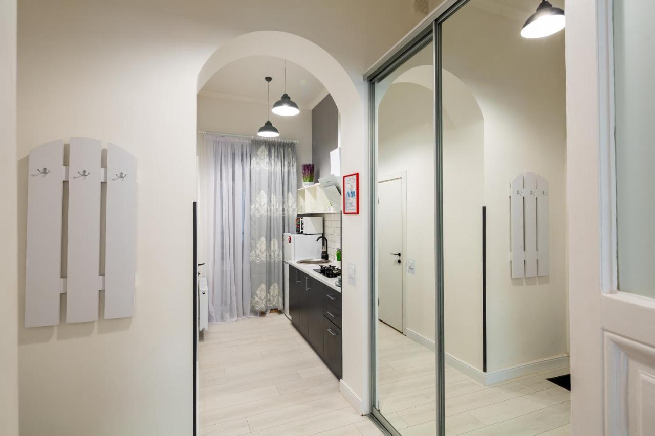 Alfa Apartments Grushevskoho 7 Лвив Екстериор снимка