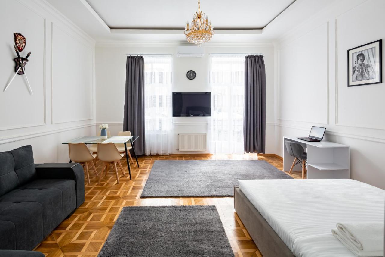 Alfa Apartments Grushevskoho 7 Лвив Екстериор снимка